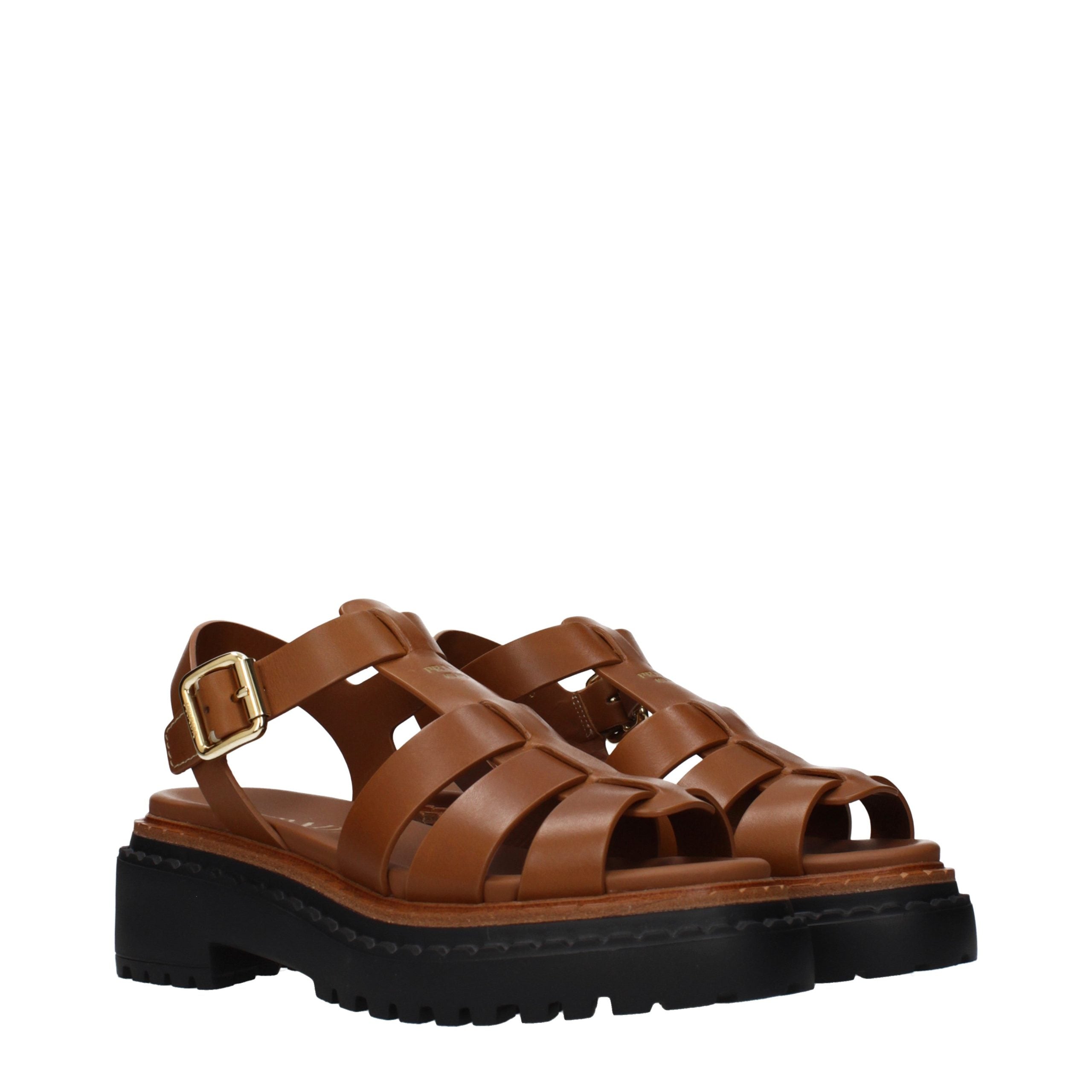 Prada platform signatuur lederachtig patina sandalen