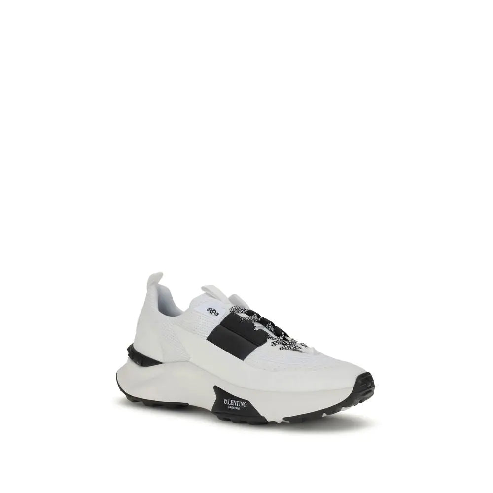 Valentino Garavani True Act Sneakers – Wit Leer & Mesh met Stud Detail Valentino Garavani