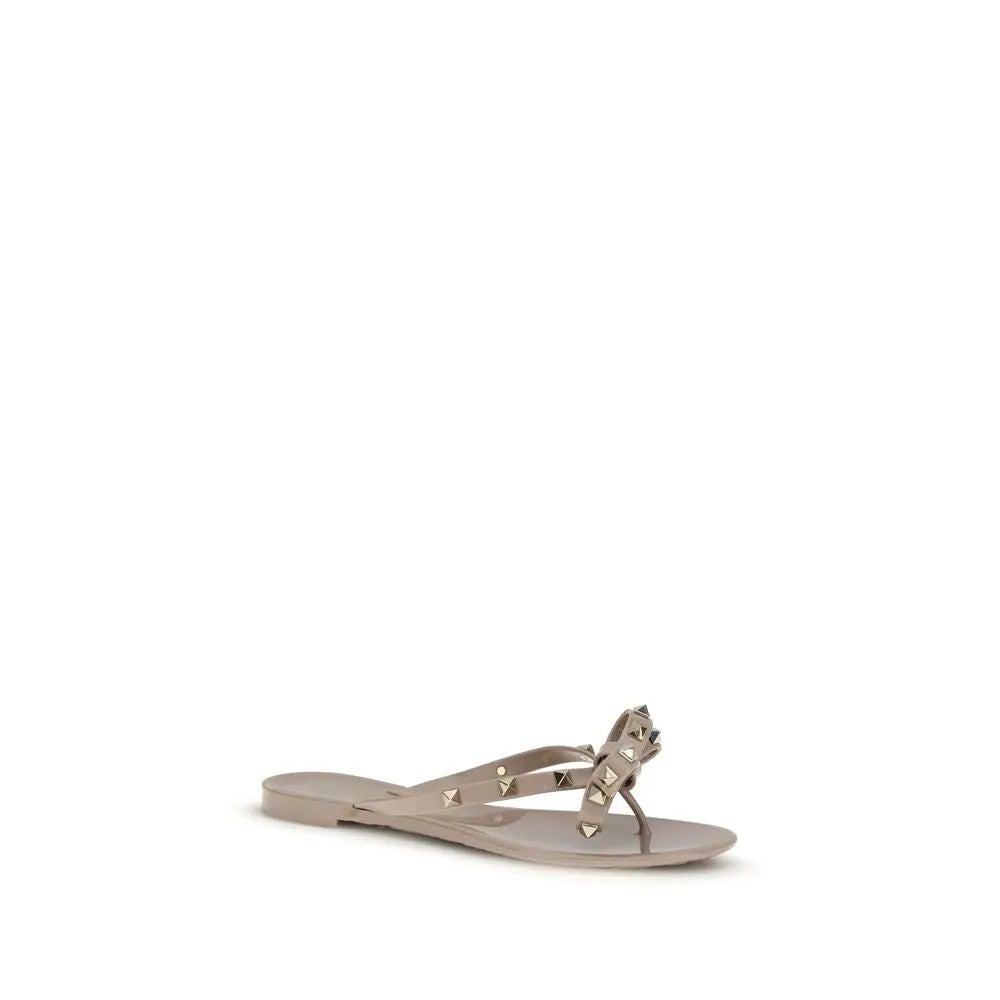 Valentino Garavani PM Thong Rockstud Sandals – Beige PVC Valentino Garavani